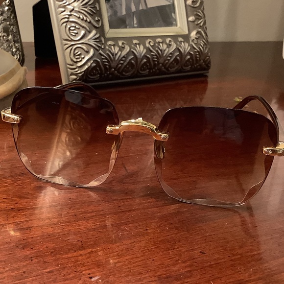 NWT Sunglasses - Picture 8 of 10